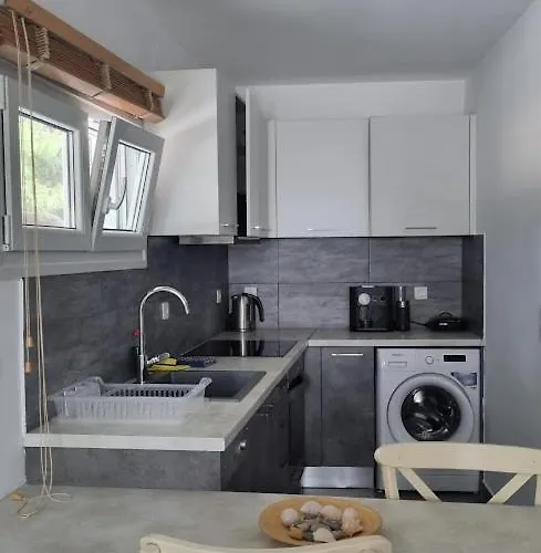 Barewake's Place 3 Cosy Perfect For Romantic Getaway By The Sea アパート Alikí