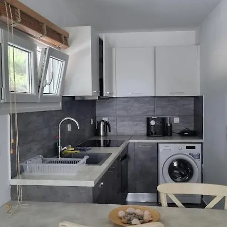 Barewake's Place 3 Cosy Perfect For Romantic Getaway By The Sea Apartmán Alikí