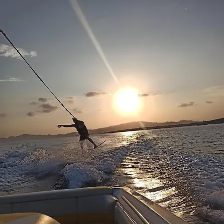 Barewake's Place 3 Cosy Perfect For Romantic Getaway By The Sea Apartmán Alikí